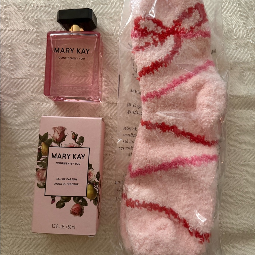 Mary Kay Confidently You Perfume 1.7oz with Pink and Red/Pink Socks